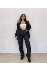 Aec Prive kadın blazer ceket pantolon takım, şık kesim ile modern bir görünüm sunuyor.