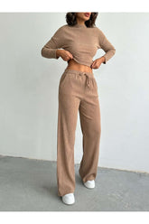 Aec Prive Kadın bluz pantolon takım, rahat bir görünüm sunan pembe tonlarında şık bir set