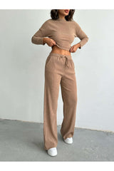 Aec Prive Kadın bluz pantolon takım, rahat bir görünüm sunan pembe tonlarında şık bir set