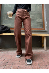 Aec Prive kadın geniş paça jean, kahverengi rengiyle rahat bir stil sunar.