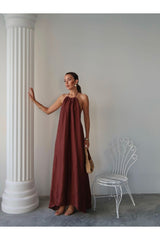 Aec Prive kadın keten uzun elbise, şık ve rahat tasarımıyla yaz günleri için ideal.