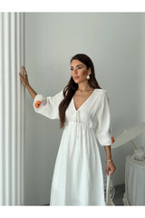 Aec Prive kadın yazlık uzun elbise, geniş kollu ve dantel detaylarıyla şık bir görünüm sunuyor.