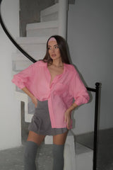 Aec Prive pembe oversize kadın gömlek, şık tasarımıyla casual kombinler için ideal