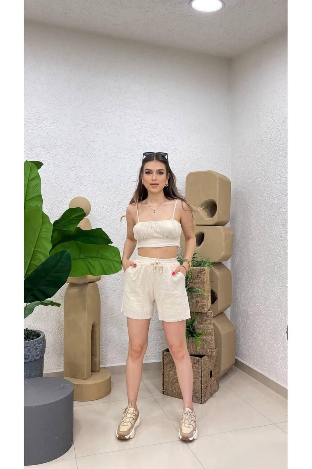 Aec Prive Cotton Linen Crop Short Set - Stylish and Comfortable