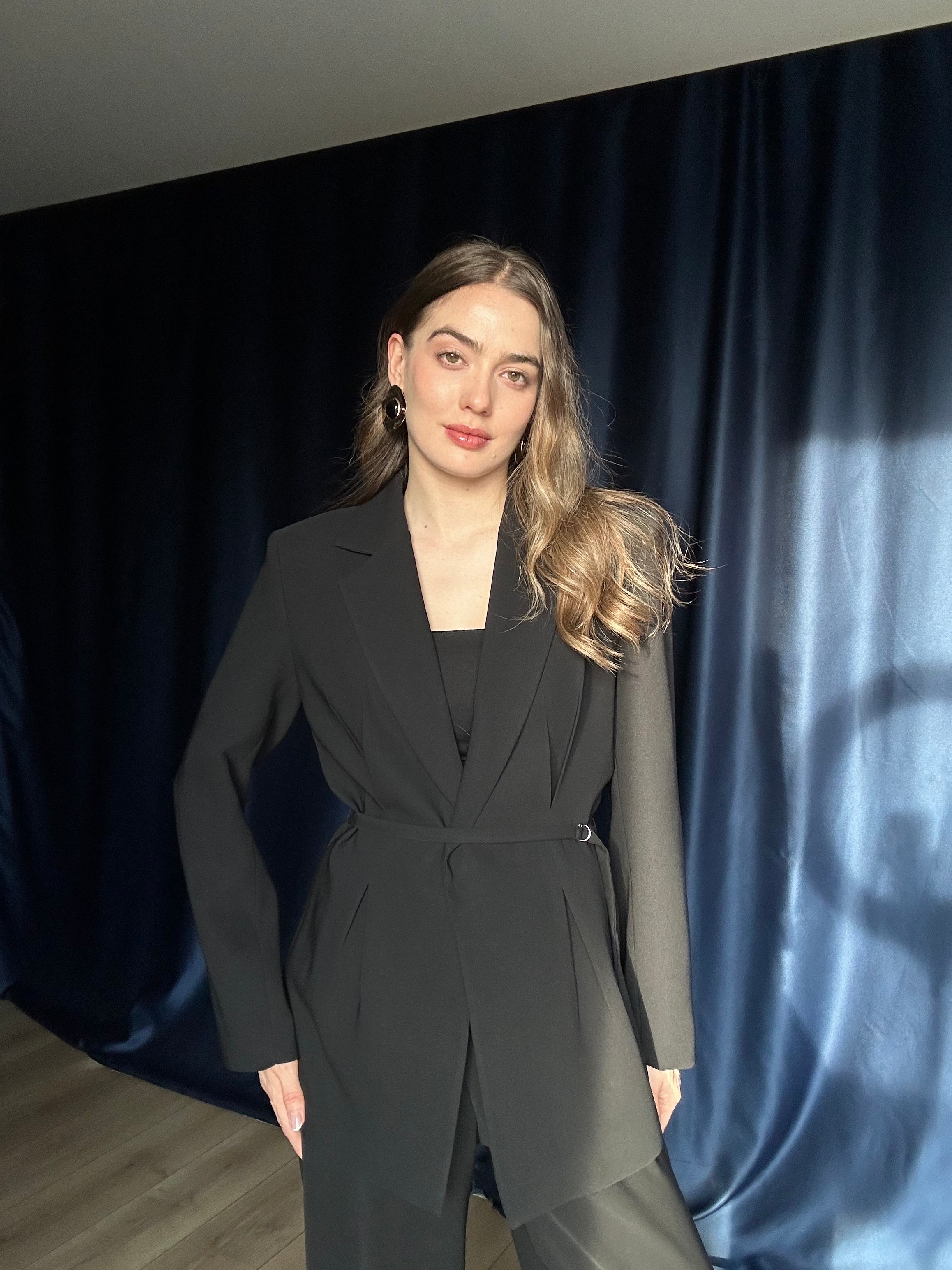 Aec Prive Women's Luxury Couture Waist-Slimming Jacket and Pants Set -4888