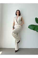 Aec Prive çizgili keten crop yelek pantolon takım, zarif ve şık tasarımıyla modern stil sunar.