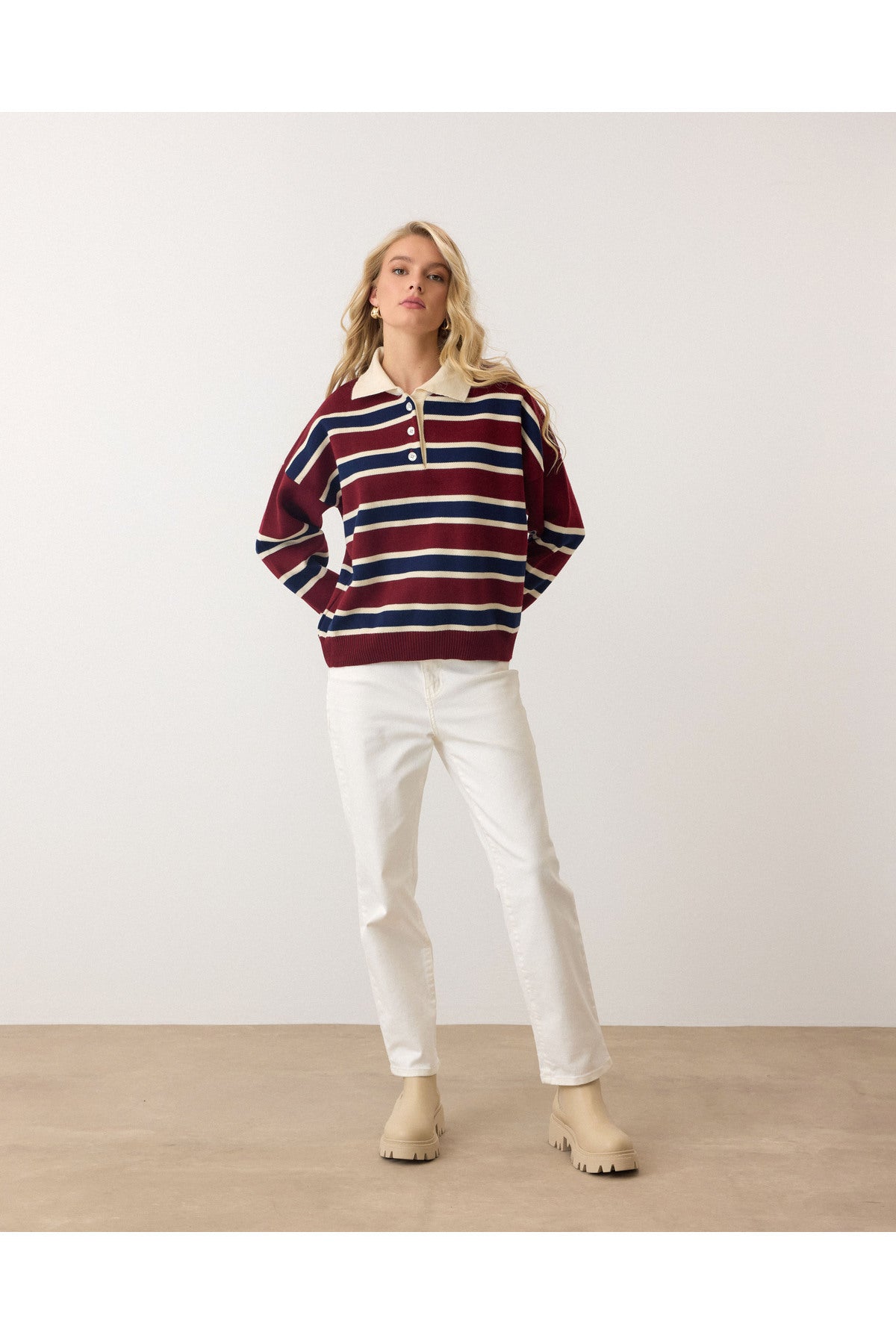 Aec Prive çizgili polo yaka sweatshirt kadın, rahat kesim ve modern tasarım ile günlük kullanım için ideal