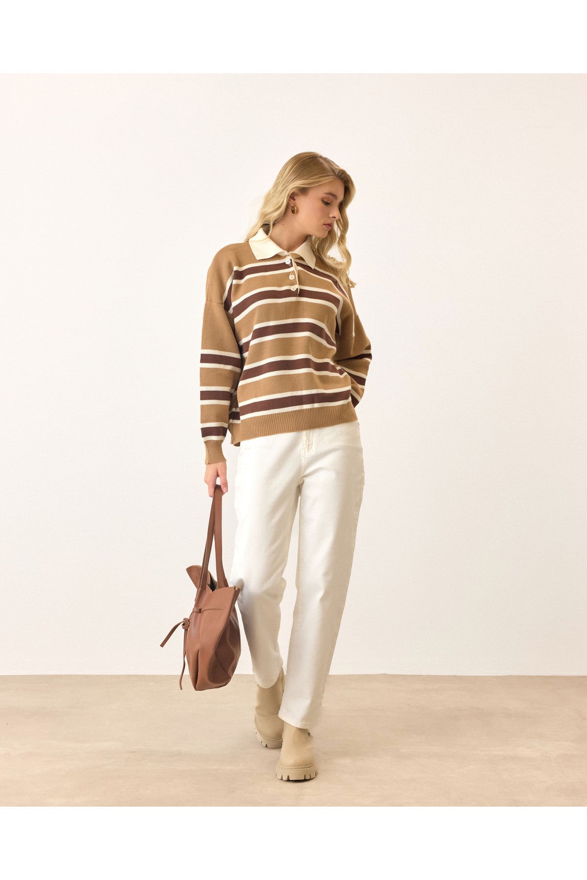 Aec Prive çizgili polo yaka sweatshirt kadın, kahverengi ve beyaz çizgilerle şık görünüm
