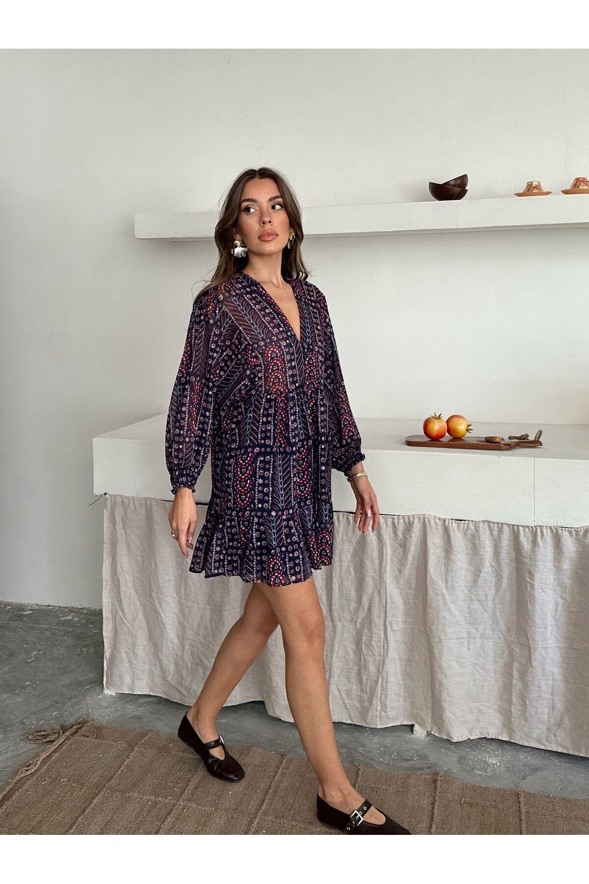 Aec Prive elbise yazlık v yaka kadın, desenli tişört elbiseyle rahat bir yaz stili