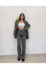 Gri renkli Aec Prive kadın blazer ceket pantolon takım, modern bir görünüm sunuyor