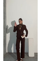 Kahverengi Aec Prive kadın gabardin blazer ceket pantolon takım şık görünüm için ideal bir kombin