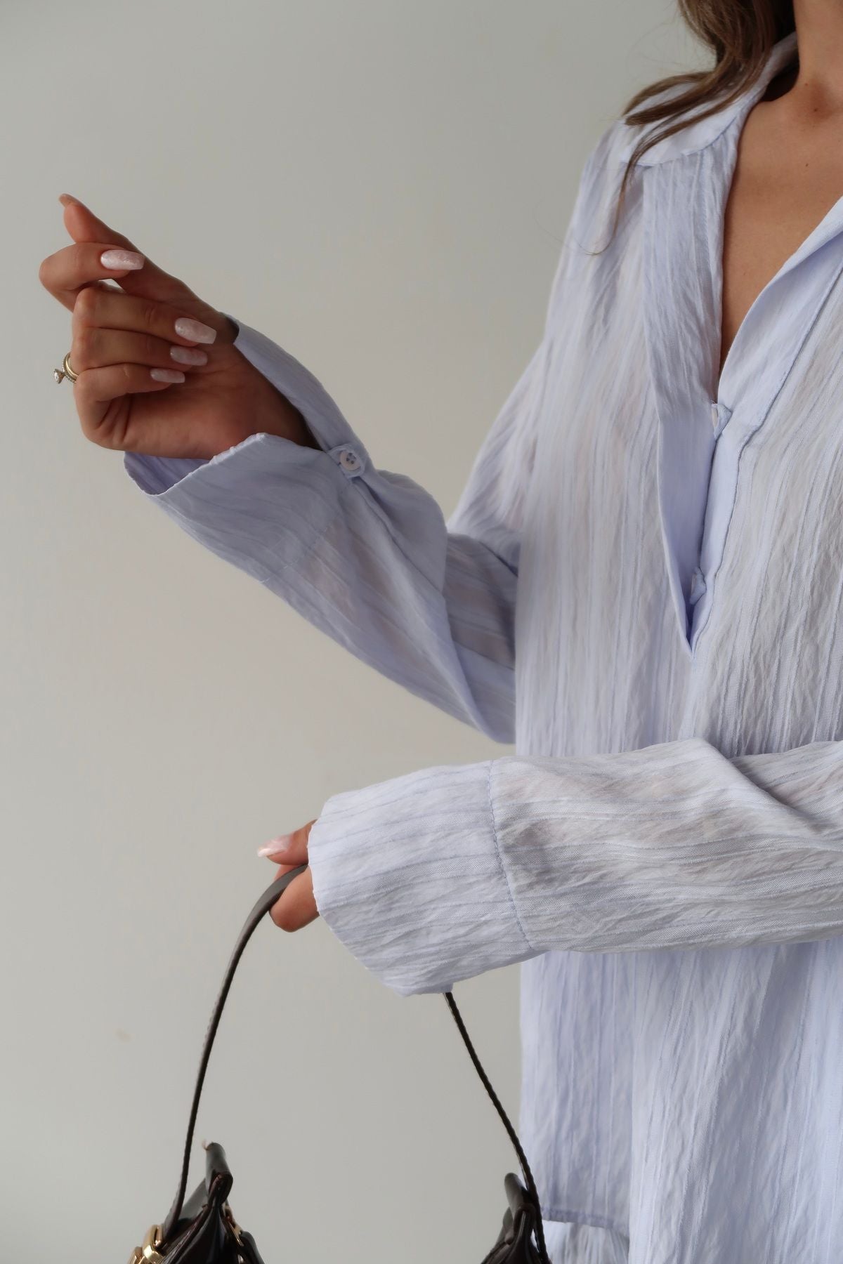 Aec Prive kadın gömlek pantolon takım, şık bir görünüm için zarif bir tasarım.