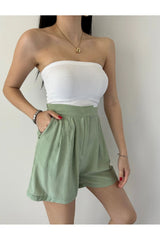 Aec Prive kadın keten şort, açık yeşil renk ve şık kesim ile yaz modasına uygun