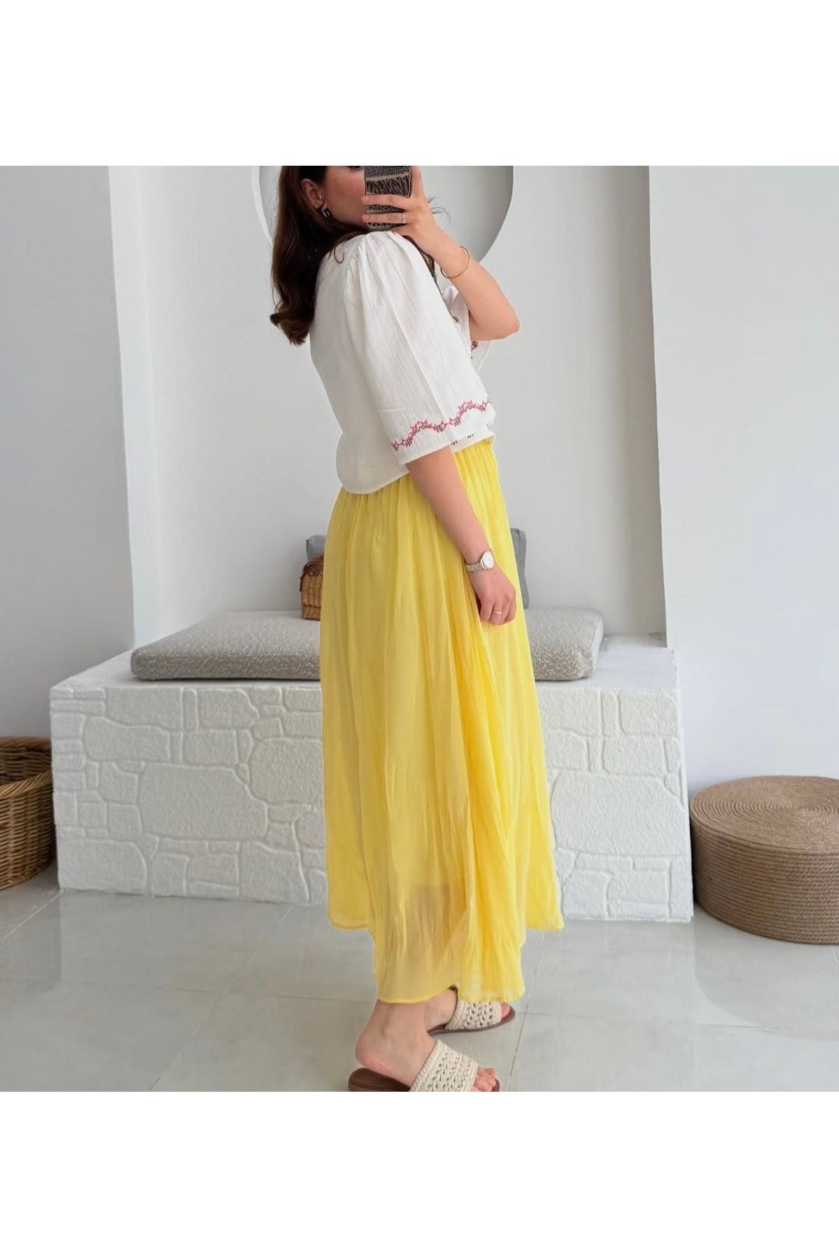 Aec Prive kadın müslin kimona gömlek, sarı etekle şık kombinlenmiş, yaz stili için ideal