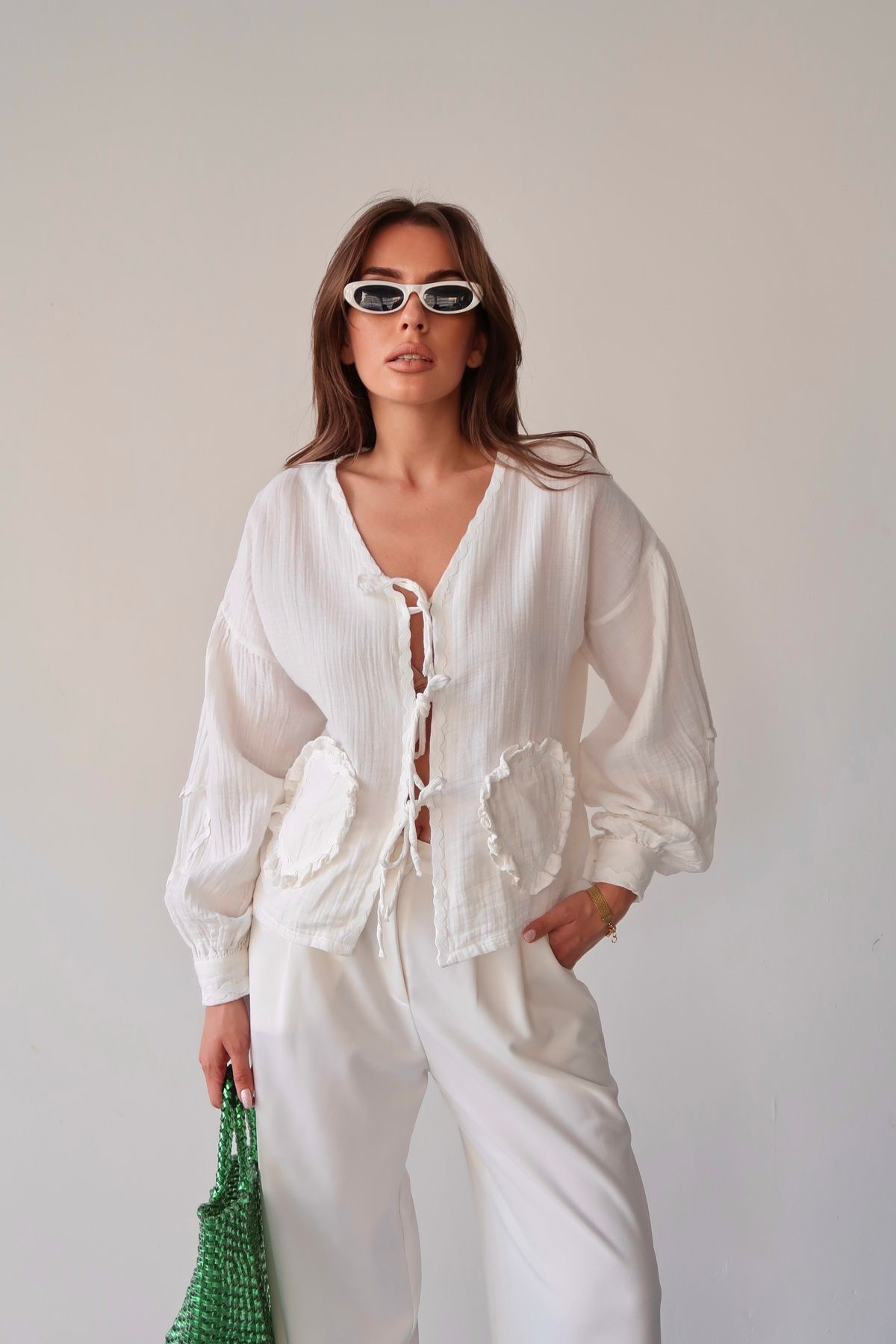 Aec Prive kadın müslin kimono gömlek beyaz rengiyle şık bir görünüm sunar