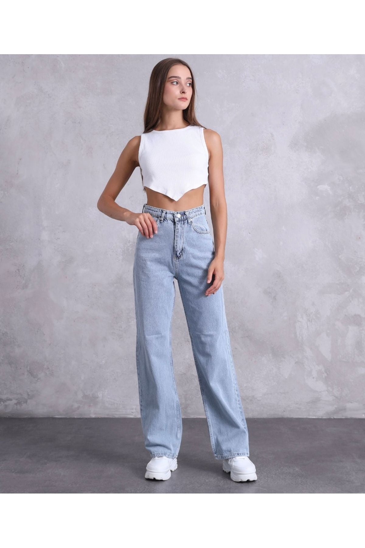 Aec Prive kadın wide leg jean, bo hem tasarımıyla modern ve rahat bir görünüm sunuyor.