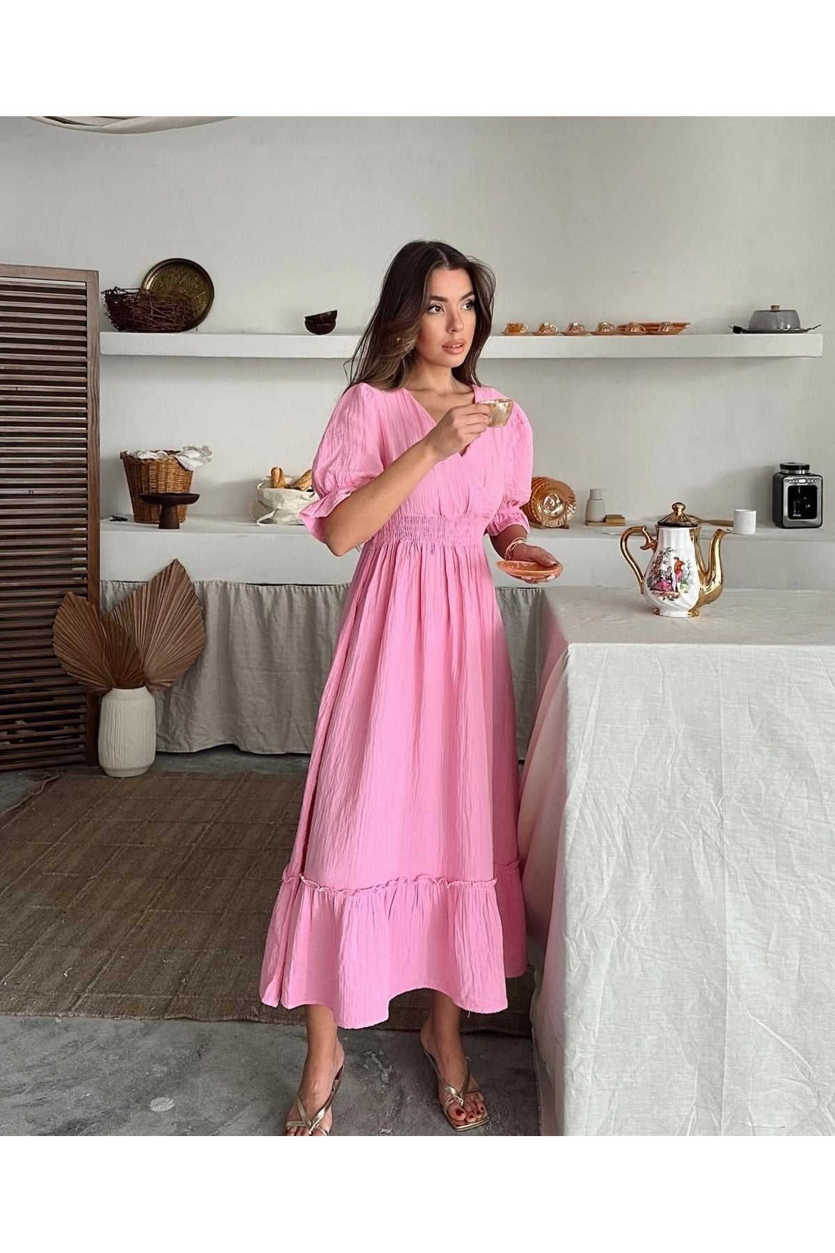 Aec Prive kadın yazlık uzun elbise, pembe renk ve rahat kesim ile yaz günleri için ideal