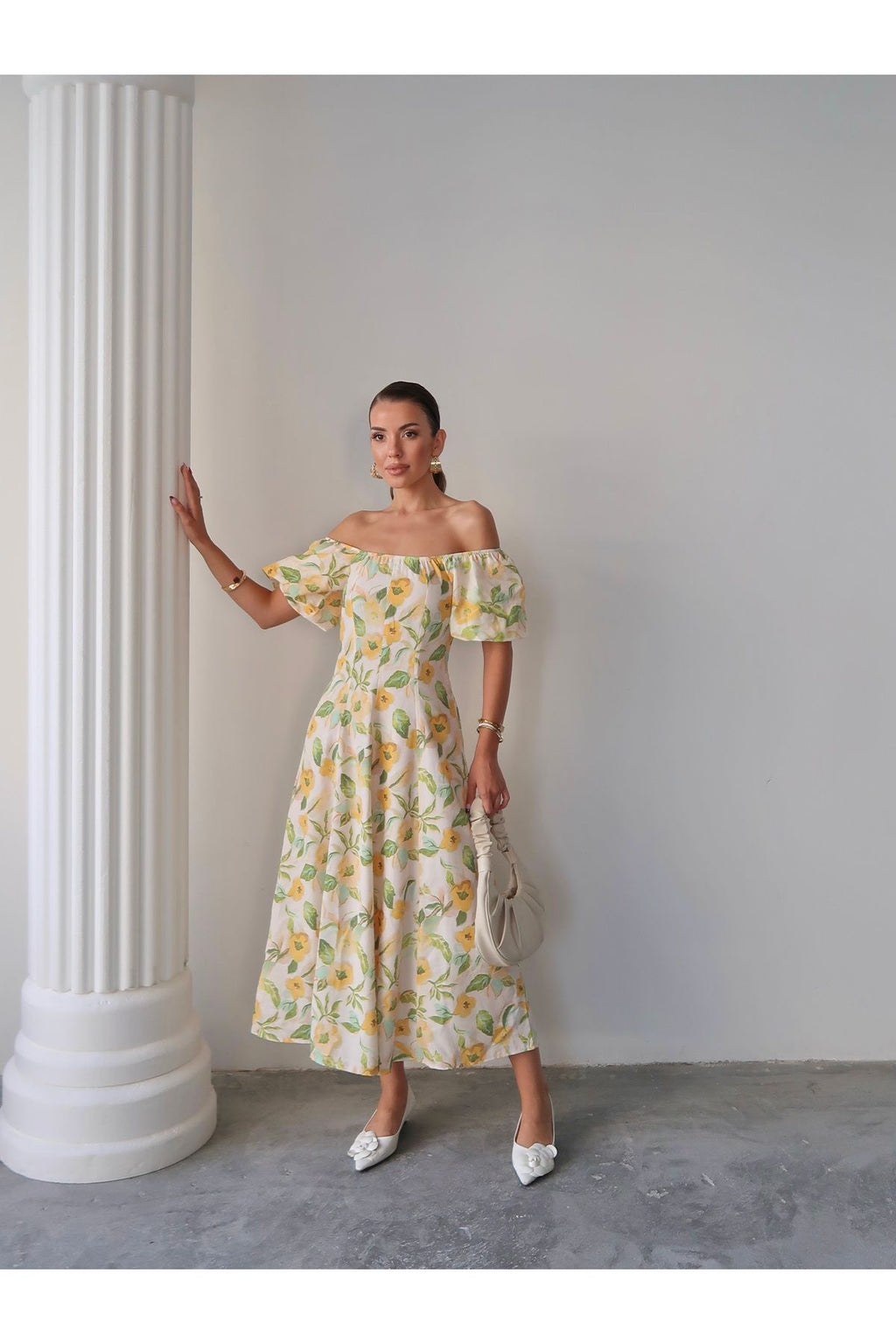 Aec Prive limon desenli keten elbise, off-shoulder tarzda, hafif ve şık yaz kıyafeti