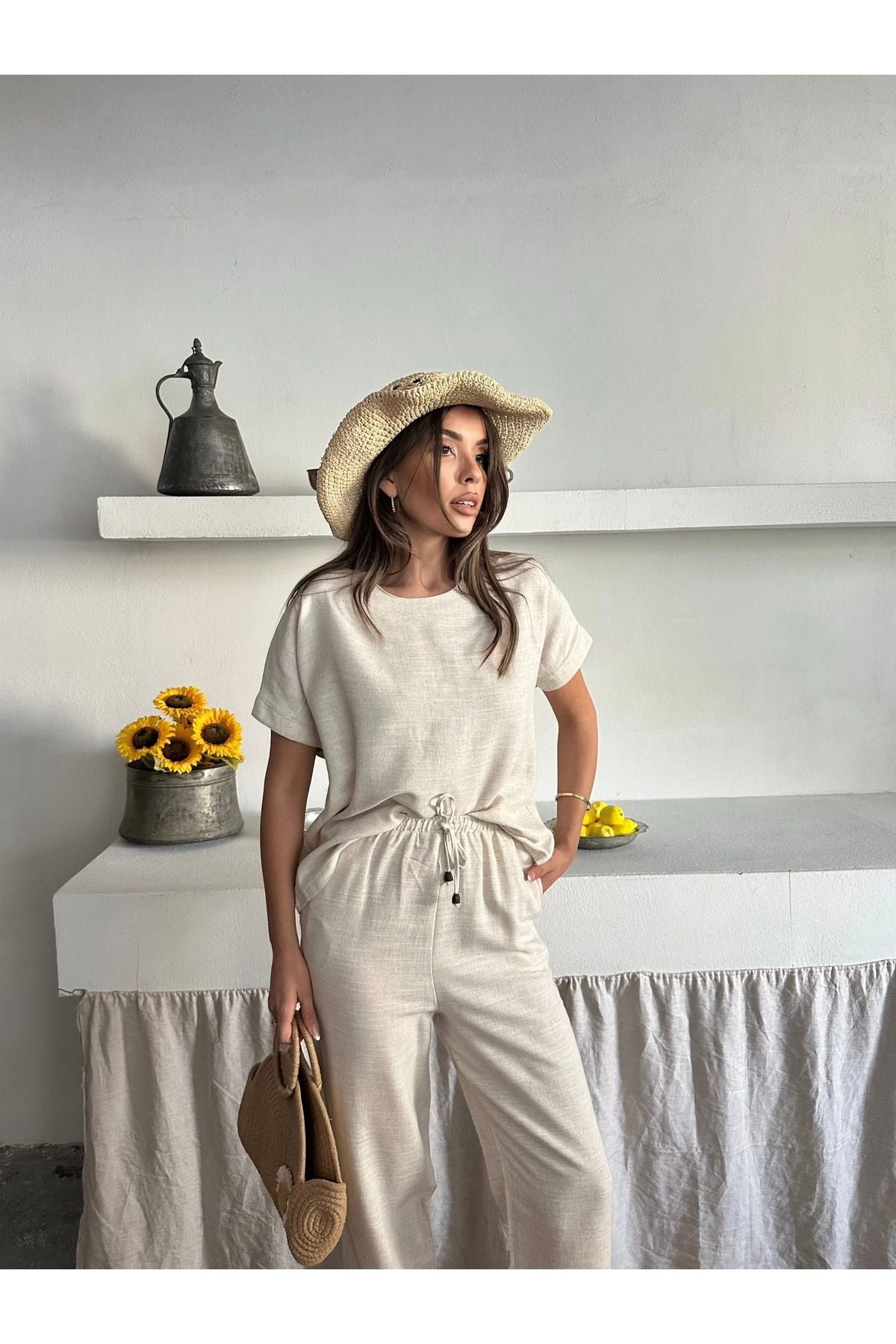 Aec Prive pamuk keten ikili takım ile yazlık rahat stil, açık renk tonlarında şort ve tişört