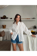 Aec Prive pamuklu kadın gömlek, beyaz dantel detaylı, rahat kesim ile yazlık kombinler için ideal