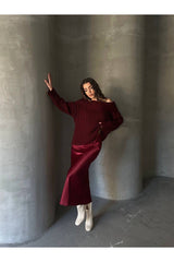 Aec Prive saten etek yeni sezon, bordo renkli şık bir kombinle sergileniyor