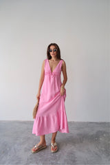 Aec Prive yazlık v yaka uzun elbise, hafif pembe renk ve rahat kesim ile yaz ayları için ideal