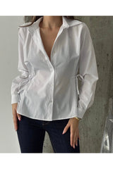 Aec Prive yüksek kaliteli kadın gömlek, bağcıklı detaylarla şık ve zarif bir görünüm sunuyor